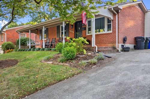 1044 Elmendorf Dr, Lexington, KY, 40517-2739 | Card Image
