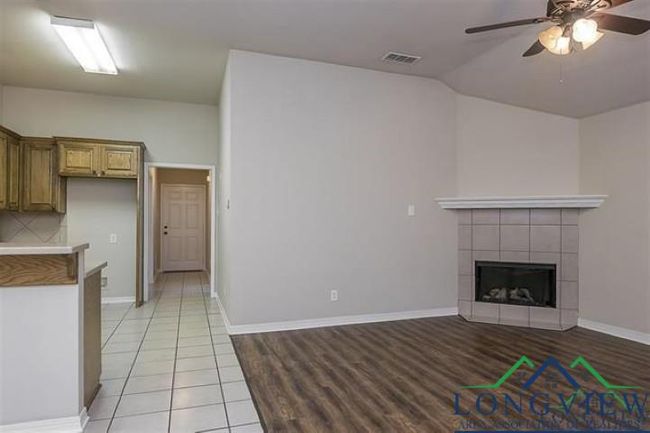 816 Toler Rd, Townhouse with 3 bedrooms, 2 bathrooms and null parking in Longview TX | Image 7