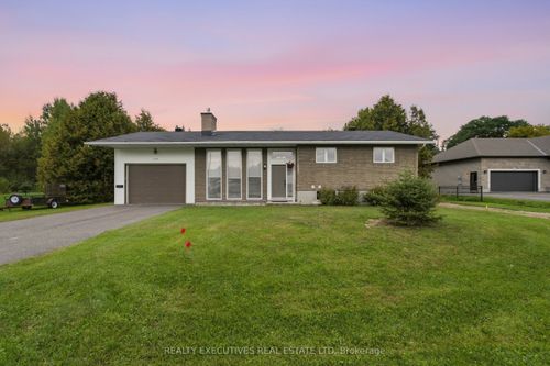 175 Roxanne St, Clarence Creek, ON, K0A1N0 | Card Image