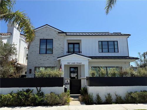 302 14th St, Huntington Beach, CA, 92648-4218 | Card Image