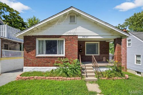 8637 Olden Ave, Saint Louis, MO, 63114-5017 | Card Image