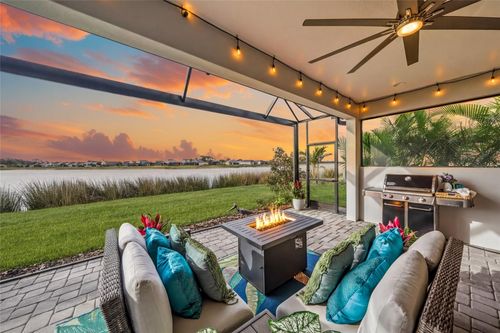 997 Crosswind Ave, Sarasota, FL, 34240-1224 | Card Image