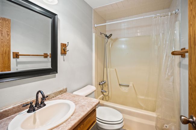 4050 W Rivers Edge Cir, Condo with 2 bedrooms, 1 bathrooms and null parking in Brown Deer WI | Image 37