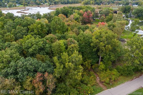 Vacant Chevron Lot C, Highland Charter Township, MI, 48356 | Card Image