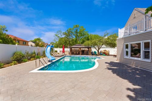 1566 Pebble Ln, Hewlett, NY, 11557-1706 | Card Image