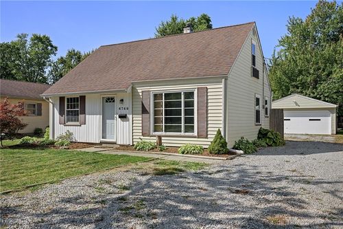 4760 Brooksdale Rd, Mentor, OH, 44060-1123 | Card Image