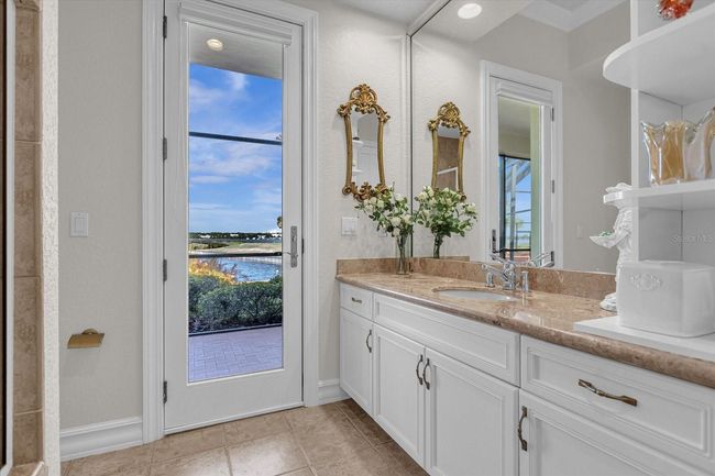 Pool-access bathroom | Image 55