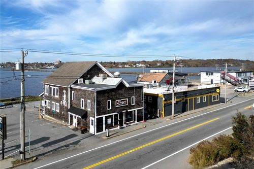 116 Aquidneck Ave, Middletown, RI, 02842-5610 | Card Image