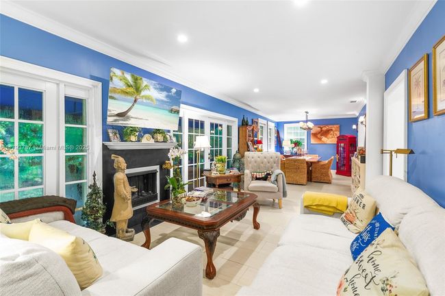 13101 Sw 82 Nd Ave, House other with 4 bedrooms, 2 bathrooms and null parking in Pinecrest FL | Image 13