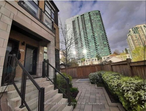 9-11 Eldora Ave, North York, ON, M2M0B5 | Card Image