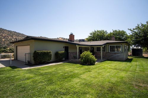 33440 Globe Dr, Springville, CA, 93265-9719 | Card Image