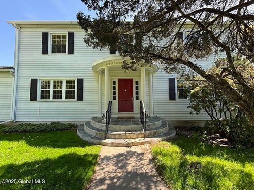 4 Noonan Ln, Albany, NY, 12209-2040 | Card Image