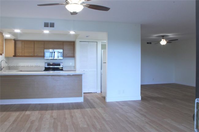APT-503 - 520 Orton Ave, Condo with 2 bedrooms, 2 bathrooms and null parking in Fort Lauderdale FL | Image 9