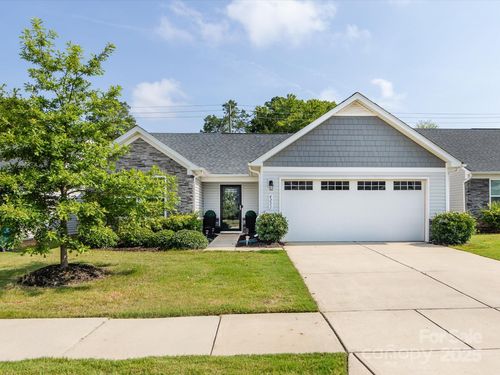4231 Mackinnon Dr, Charlotte, NC, 28214-1096 | Card Image