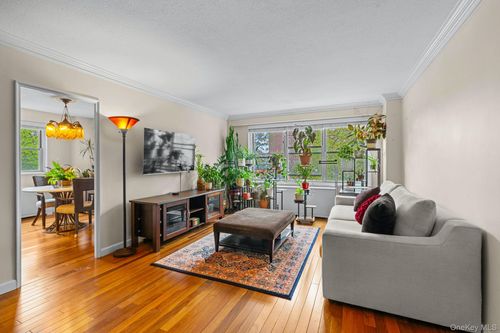 3g-70-31 108th Street, New York, NY, 11375 | Card Image