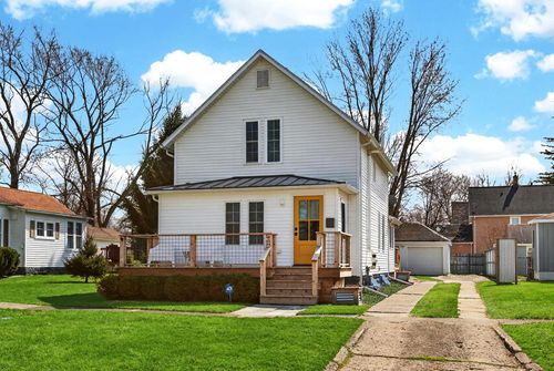 104 Locust St E, Three Oaks, MI, 49128-1225 | Card Image