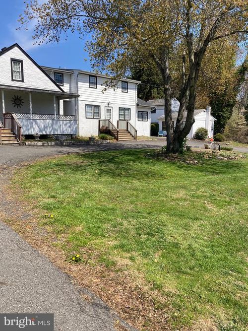 310 Frosty Hollow Rd, LEVITTOWN, PA, 19056-2410 | Card Image