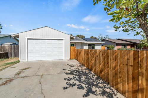 1539 Karen Way, Olivehurst, CA, 95961-7461 | Card Image