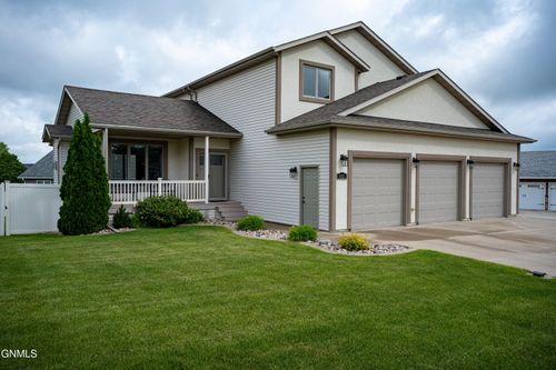 4818 Granite Dr, Bismarck, ND, 58503-6127 | Card Image