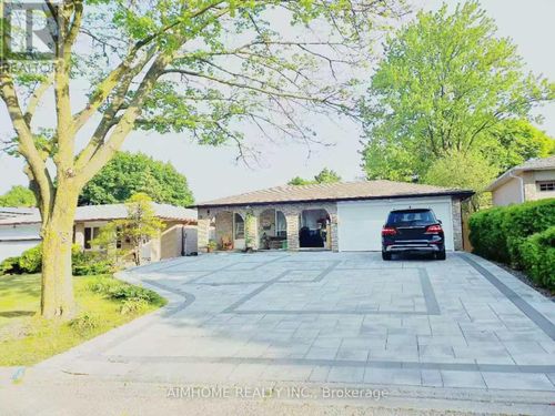 28 Castle Harbour Lane, Thornhill, ON, L3T3A2 | Card Image