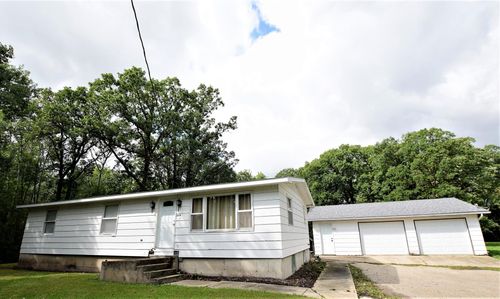 809 11th Ave Se, Roseau, MN, 56751-1672 | Card Image