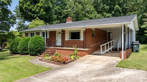 704 4th St Sw, Conover, NC, 28613-2637 | Card Image