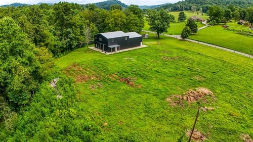 380 Swan Pond Rd, Barbourville, KY, 40906-7412 | Card Image