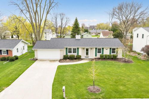 324 Kenney Street, ALLOUEZ, WI, 54301 | Card Image