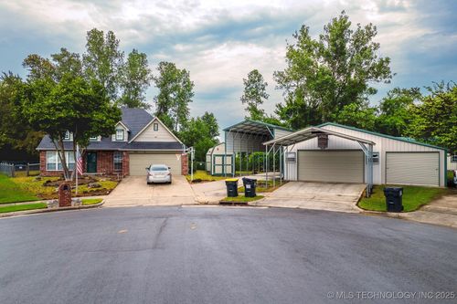11822 S 268th East Ave, Coweta, OK, 74429-4810 | Card Image