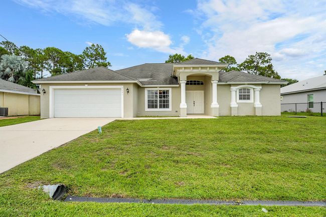 3601 Sw Europe Street, House other with 5 bedrooms, 3 bathrooms and null parking in Port St Lucie FL | Image 4