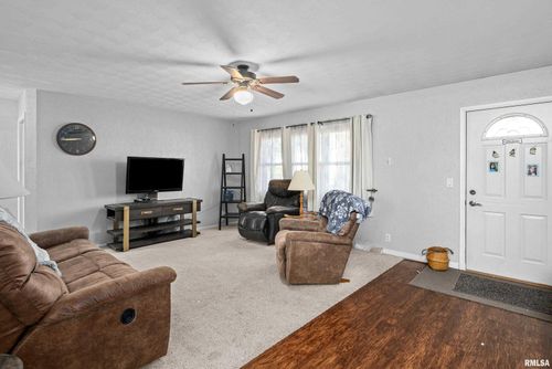 201 12th Street Ct, De Witt, IA, 52742 | Card Image