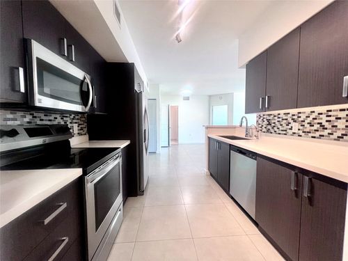 apt-519-729 Nw 2nd St, Miami, FL, 33128-1465 | Card Image