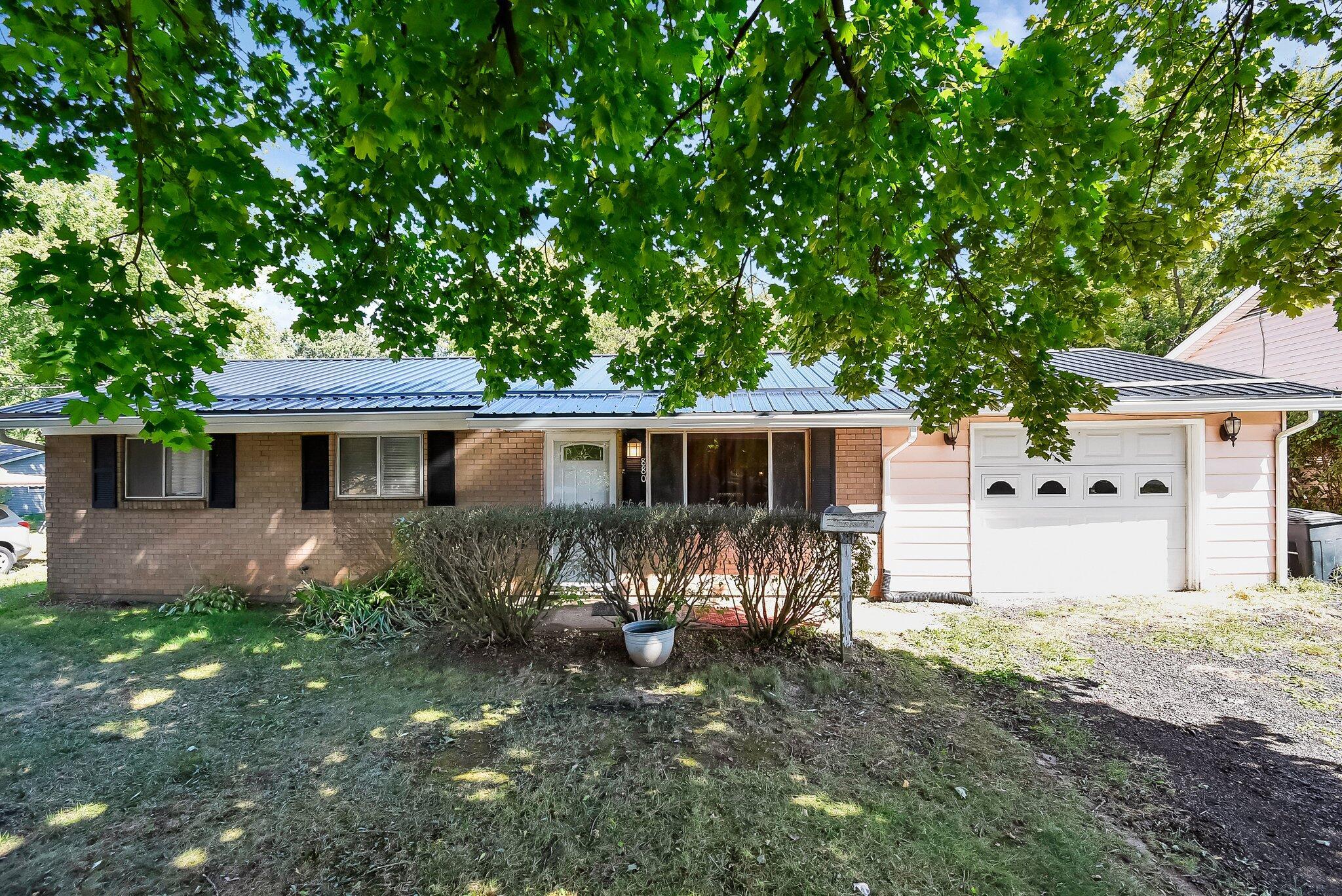 Mcpherson St, Mansfield, OH 44903