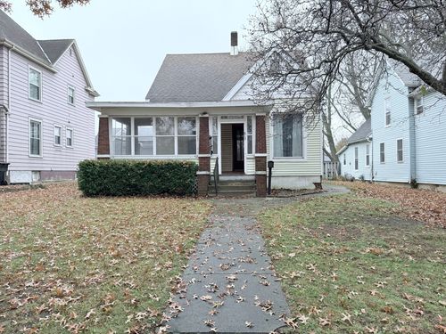 613 N Center St, Clinton, IL, 61727-1407 | Card Image