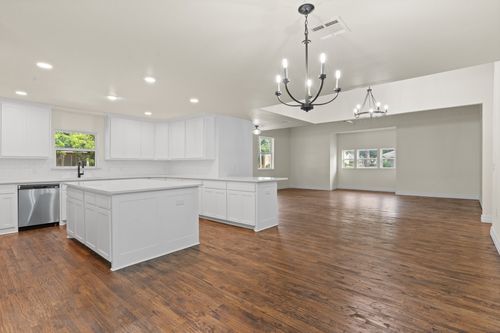 314 N Anglin St, Cleburne, TX, 76031-4135 | Card Image