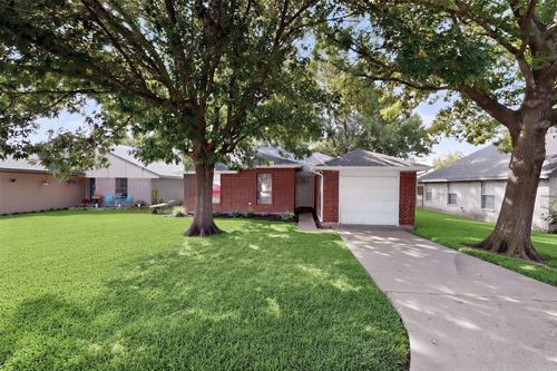 579 Trout St, Rockwall, TX, 75032-6332 | Card Image