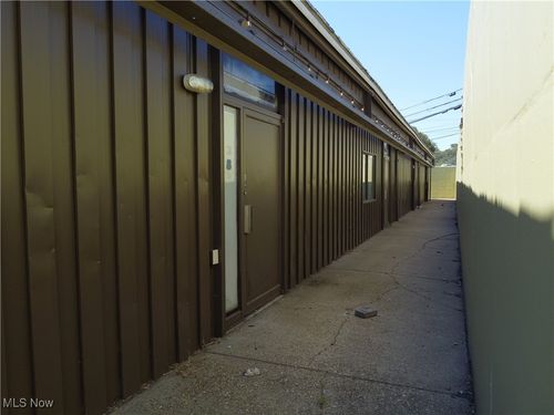 4540 Emerson Ave, Parkersburg, WV, 26104-1214 | Card Image