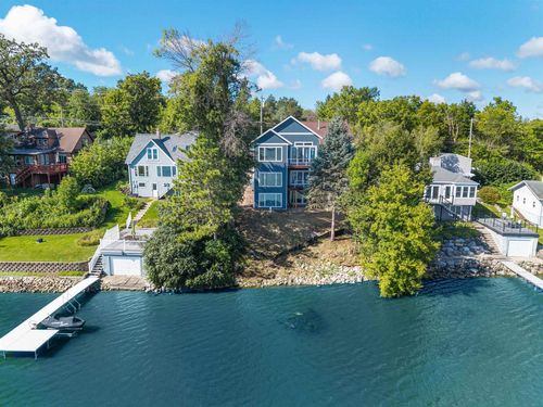 2052 Barber Dr, Stoughton, WI, 53589-3002 | Card Image