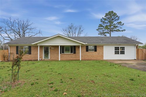 1707 N Maple St, Sallisaw, OK, 74955-2042 | Card Image