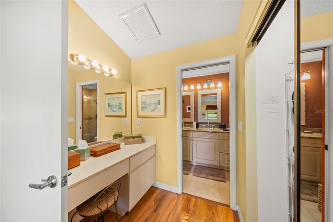7640 - 5933 Clubside Dr, Condo with 2 bedrooms, 2 bathrooms and null parking in SARASOTA FL | Image 21