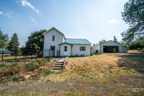 712 3rd 3rd Ave, Nezperce, ID, 83543-7700 | Card Image