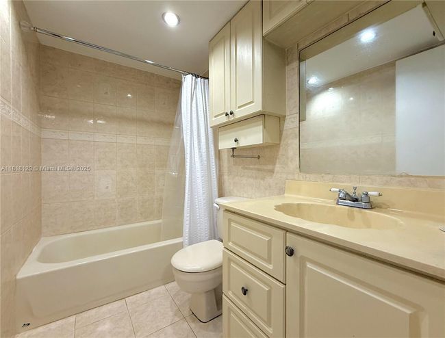 APT-507 - 8550 N Sherman Cir, Condo with 2 bedrooms, 2 bathrooms and null parking in Miramar FL | Image 13