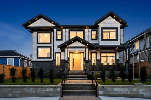 218 Osborne Ave, New Westminster, BC, V3L1Y8 | Card Image