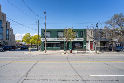 868 The Queensway N/A, Etobicoke, ON, M8Z1N8 | Card Image
