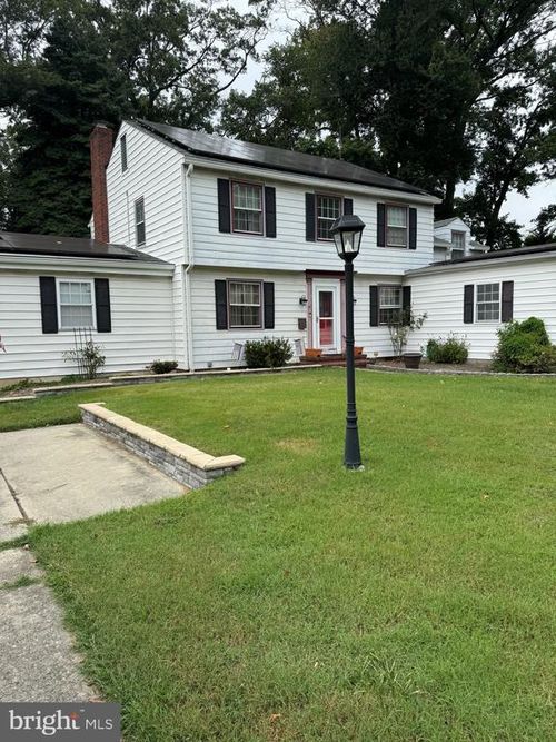 4 S Grove St, CARNEYS POINT, NJ, 08069 | Card Image