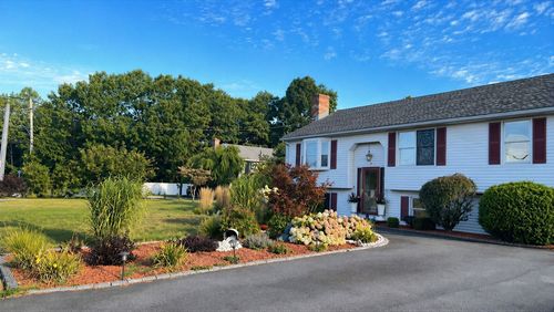 8 Park Cir, Attleboro, MA, 02703-7109 | Card Image