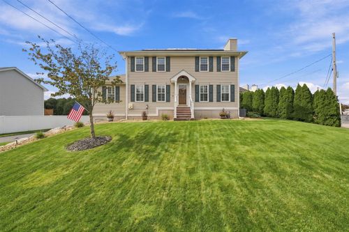 94 Stonington Drive, Manchester, NH, 03109 | Card Image