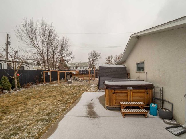 1106 41 Avenue N, Home with 4 bedrooms, 2 bathrooms and 5 parking in Lethbridge AB | Image 30