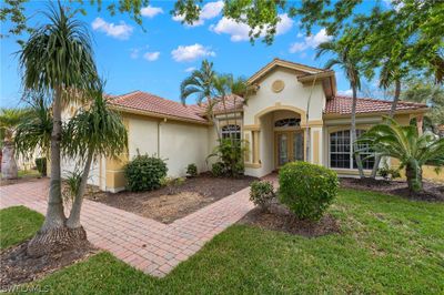 11050 Sea Tropic Lane, House other with 3 bedrooms, 2 bathrooms and null parking in Fort Myers FL | Image 3