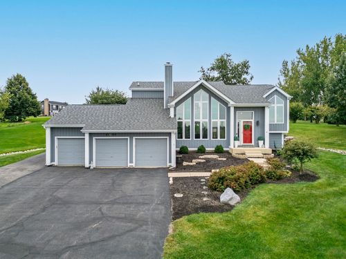 45W169 Hillview Ln, Hampshire, IL, 60140-7525 | Card Image